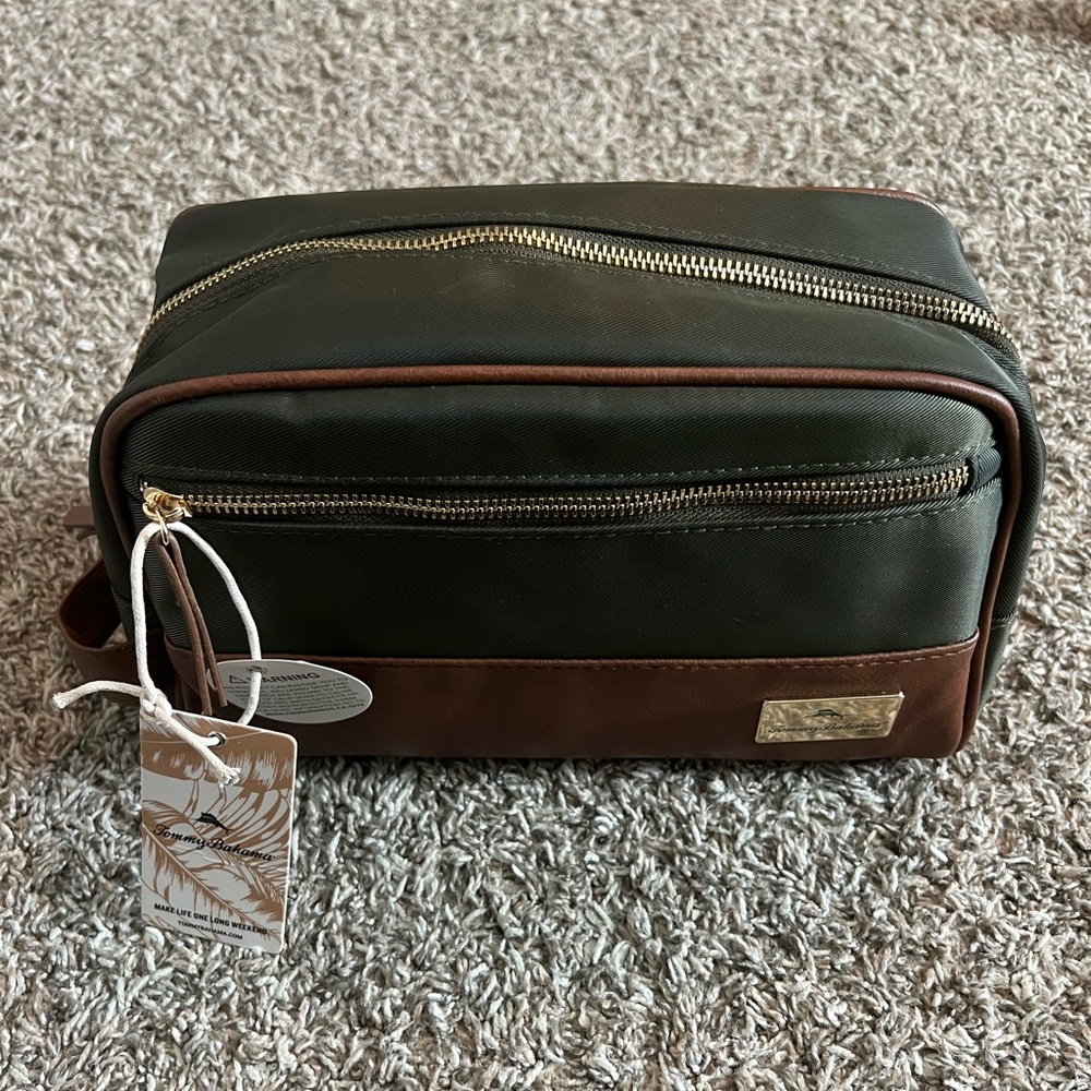 NWT Tommy Bahama Toiletries Case